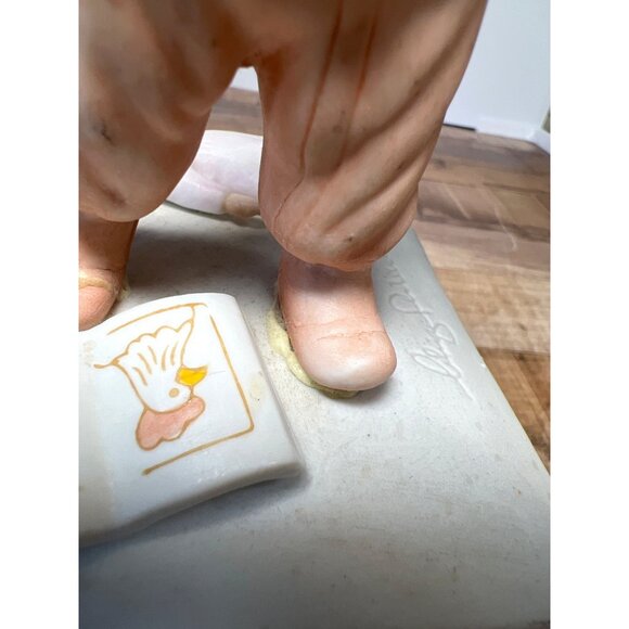 Vintage Luigi Ricciardi Porcelain Music Box Figurine Child & Doll - Picture 9 of 13